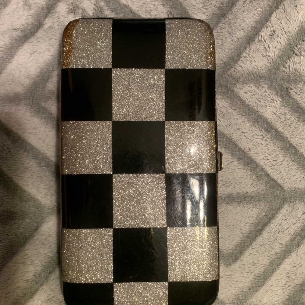 BLACK AND SILVER GLITTERY HINGED WALLET